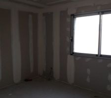 Chambre J vue sur fenetre double vantaux