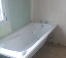 Baignoire salle de bain etage