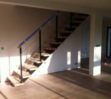 Carrelage imitation parquet avec l'escalier