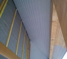 Pose des tasseaux manquant, &agrave; la cloueuse.