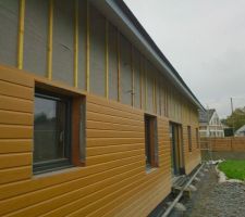 Pose des tasseaux manquant, &agrave; la cloueuse.