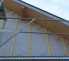 Pose des tasseaux manquant, &agrave; la cloueuse.