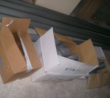 Stock tuyaux dans le garage