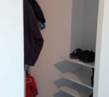 Vestiaire entrée en cours d'aménagement.