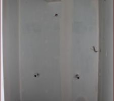 Chape coulÃÂ©e et sous couche effectuÃÂ© .