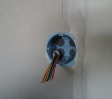 Boitier d'encastrement &eacute;tanche.