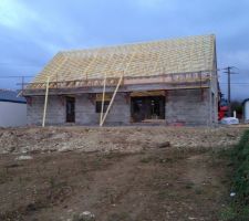 Pose du lattage en cours, vue Ouest