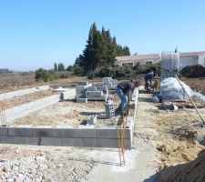 Remarque : En tout cas les ma&ccedil;ons vont vite mais travaillent bien. Ca confirme les dires des voisins.