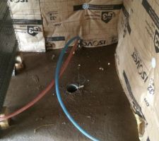 Infiltration d'eau dans la salle d'eau et la chambre du RDC (problème d'étanchéité au niveau du toit plat du carport)