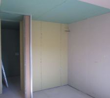 Chambre Est plus SDB au fond