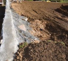 Plateforme maison et mur de soutainement