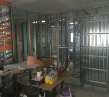 Pose des portes a galandage