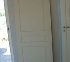 Porte du chassis a galandage