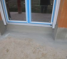 Etanchéité sous les seuils.