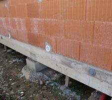 Qu'est-ce donc que ces bouchons gris ?