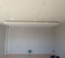 Retombée de plafond du salon