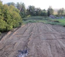 Bonjour &agrave; tous les "forumers",
Je propose de prendre votre terre v&eacute;g&eacute;tale. J'ai 20 ares &agrave; &eacute;galiser ....