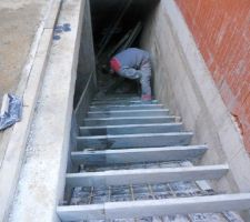 Escalier accès cave