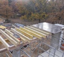 Préparation du fond de coffrage de la poutre