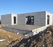 Dalle b&eacute;ton de l'&eacute;tage termin&eacute;e et terrasse termin&eacute;e aussi