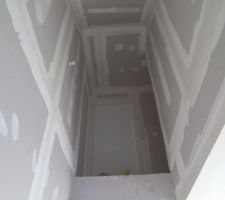 La vue de la cage d'escalier