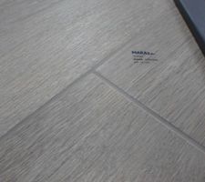 CARRELAGE IMITATION BOIS DE LA PIECE PRINCIPALE
