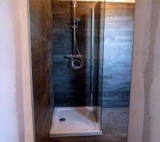 Salle de bains d'amis; douche 1 m x 0.80m