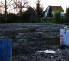 &Eacute;l&eacute;vation vide sanitaire trois tas