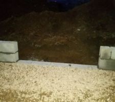 Les premiers moellons sont montés