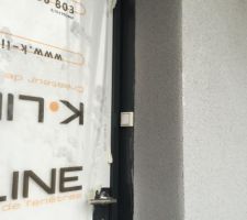 Faut avoir l 'idee de mettre une sonnette là non? Le gars doit pas avoir de la lumière à tous les étages! Il a retiré le cintro et bouché avec de l enduit pour aller percer mon bati ! Combien de temps pour commander un nouveau bâti?