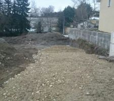 Chemin d?acc&egrave;s fait par le Terrassier