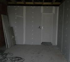 Le garage avant que je ne prenne la décision de l'isoler et plaquer