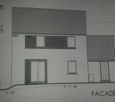 Façade sud modénature en cour de modification.