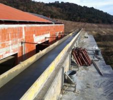 Dernier coulage (3e phase) de la poutre