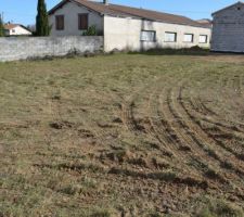 Officiellement propri&eacute;taires du terrain devant notaire