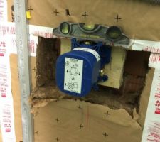 Corps encastré pour thermostat douche
