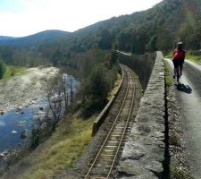 Roadbike dans les Cévennes...en longeant la voie ferré du petit train à  vapeur entre St. Jean du Gard et Anduze...