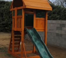 D&eacute;but du montage du portique de chez Climbing Frames