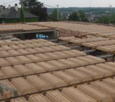 Mise en place du plancher de l'étage => à 70% terminé