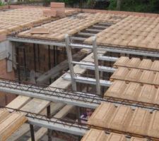 Mise en place du plancher de l'étage => à 70% terminé