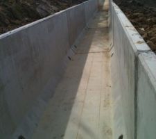 Cuvelage de la roubine en cours et &eacute;tat du terrain au 7 mars 2015