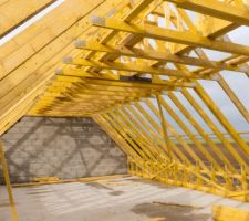 Etage, vers comble aménageable