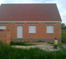 Les portes et fenetre sont posés!la maison est hors d'eau et hors d'air