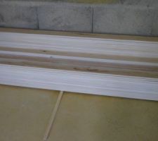 1ère couche de peinture sur les plinthes
