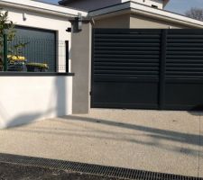 Portail d'entr&eacute;e coulissant