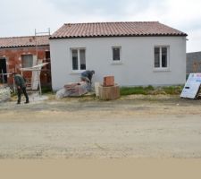 L'enduit de la maison est en cours !