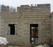 Le montage du mur &agrave; l'&eacute;tage
