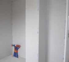 Placard chambre 3, avec les nourrices.