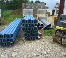 Tuyau d'eau (bleus) et d'eau usées (gris)