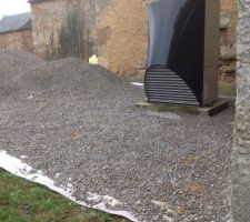 Un autre tas de gravillon 6/14 pour le dessous de la futur terrasse sur pilotis